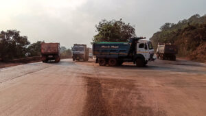 Trucks at Sandur
