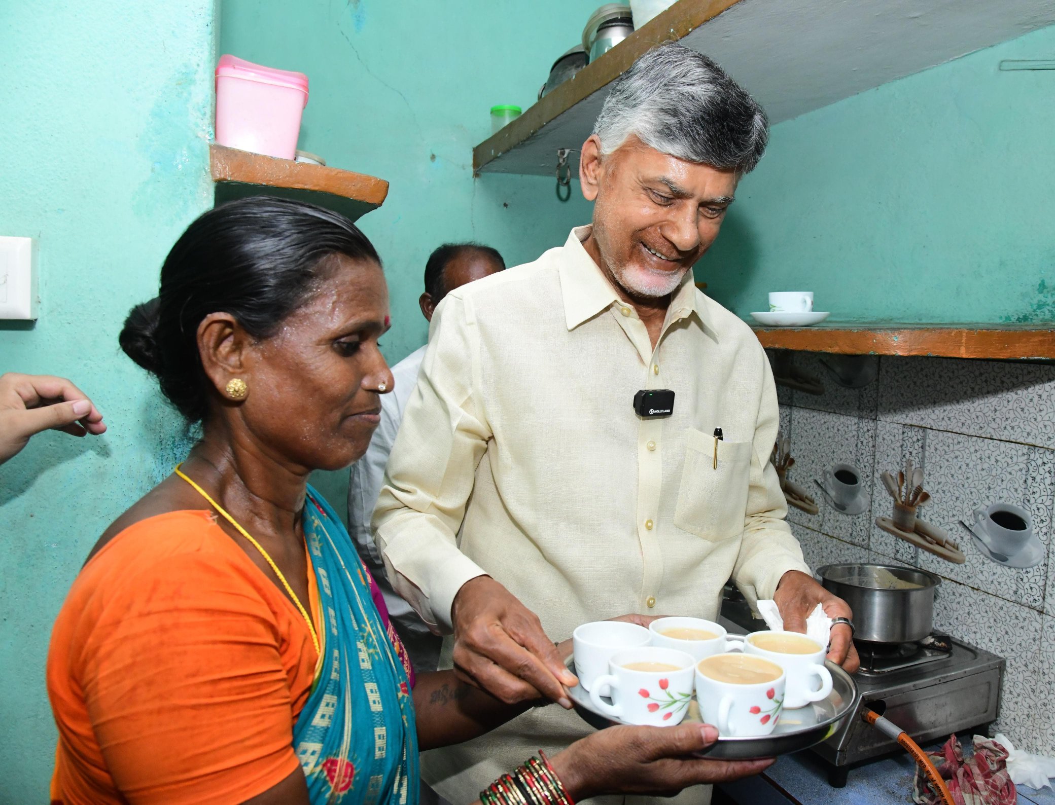Santamma-Naidu Chief Minister N Chandrababu Naidu preparing tea at Santhamma's house on Friday, 1 November. (X)