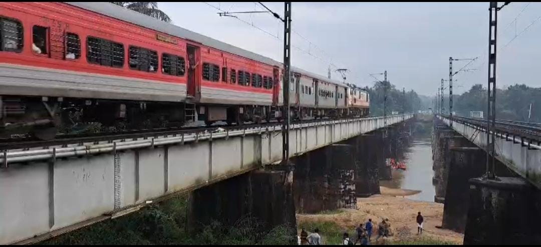 The railways was not informed about the workers' presence on the bridge.