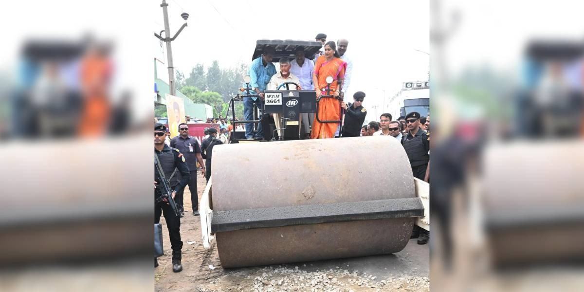 Chandrababu Naidu kicks off "pothole free roads" programme