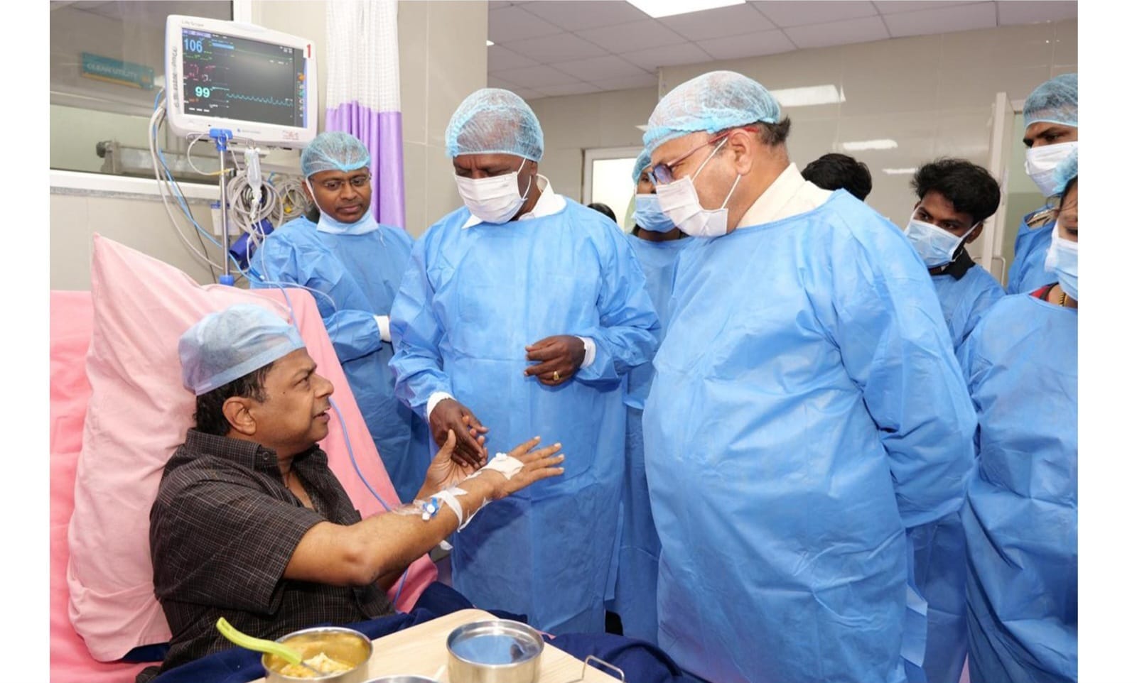 doctor balaji Health Minister Ma Subramanian visiting Dr J Balaji at the hospital.