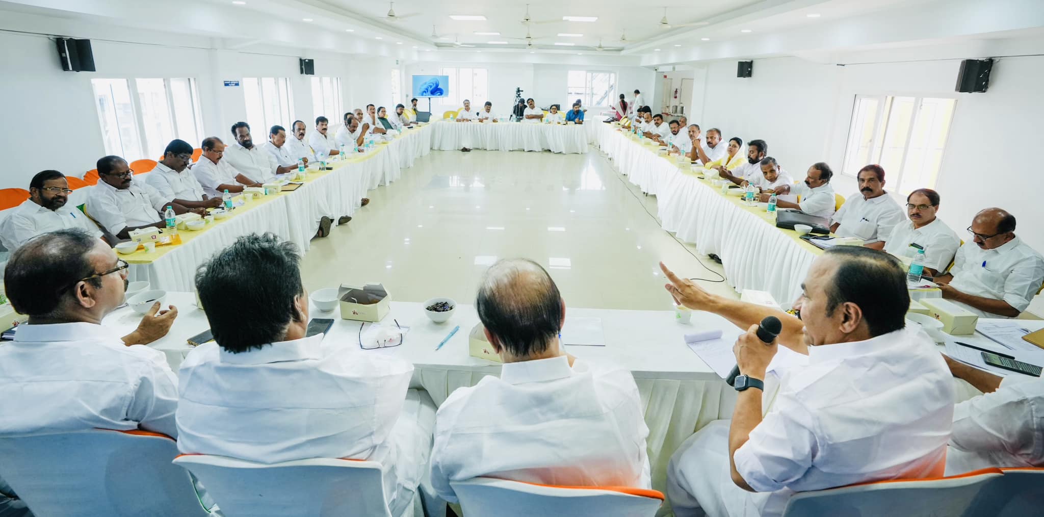 460892682_1049947569923110_2141607847746433651_n Congress state leadership (source : INC FB page)