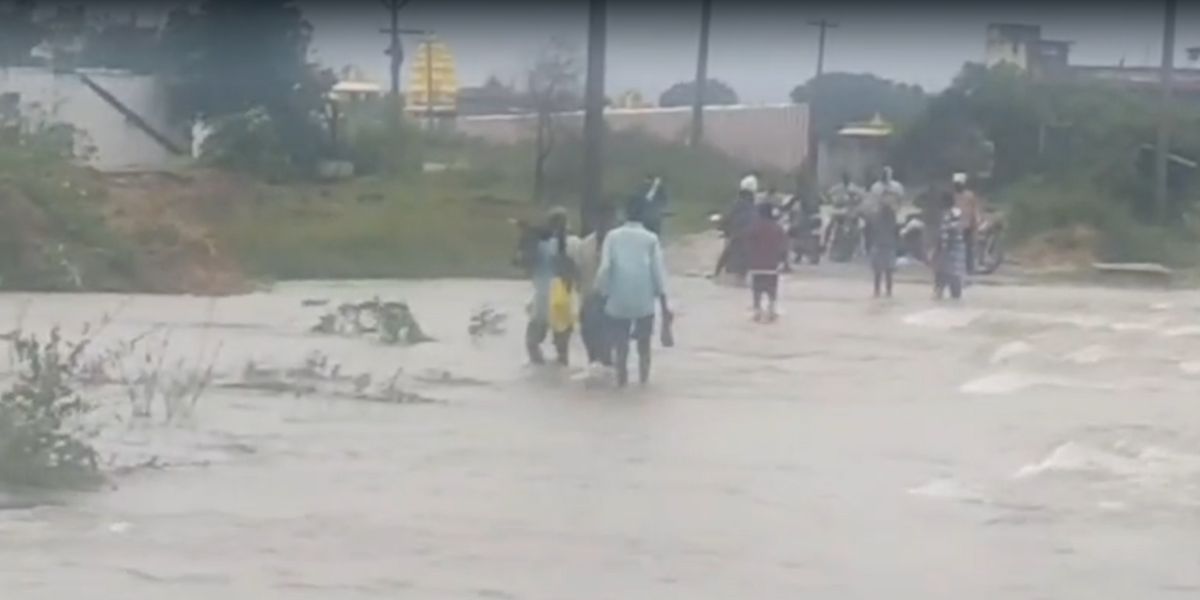 Centre releases ₹1,066.80 Cr for flood relief; Kerala receives ₹153.20 Cr ahead of Amit Shah visit Centre releases ₹1,066.80 Cr for flood relief; Kerala receives ₹153.20 Cr ahead of Amit Shah visit