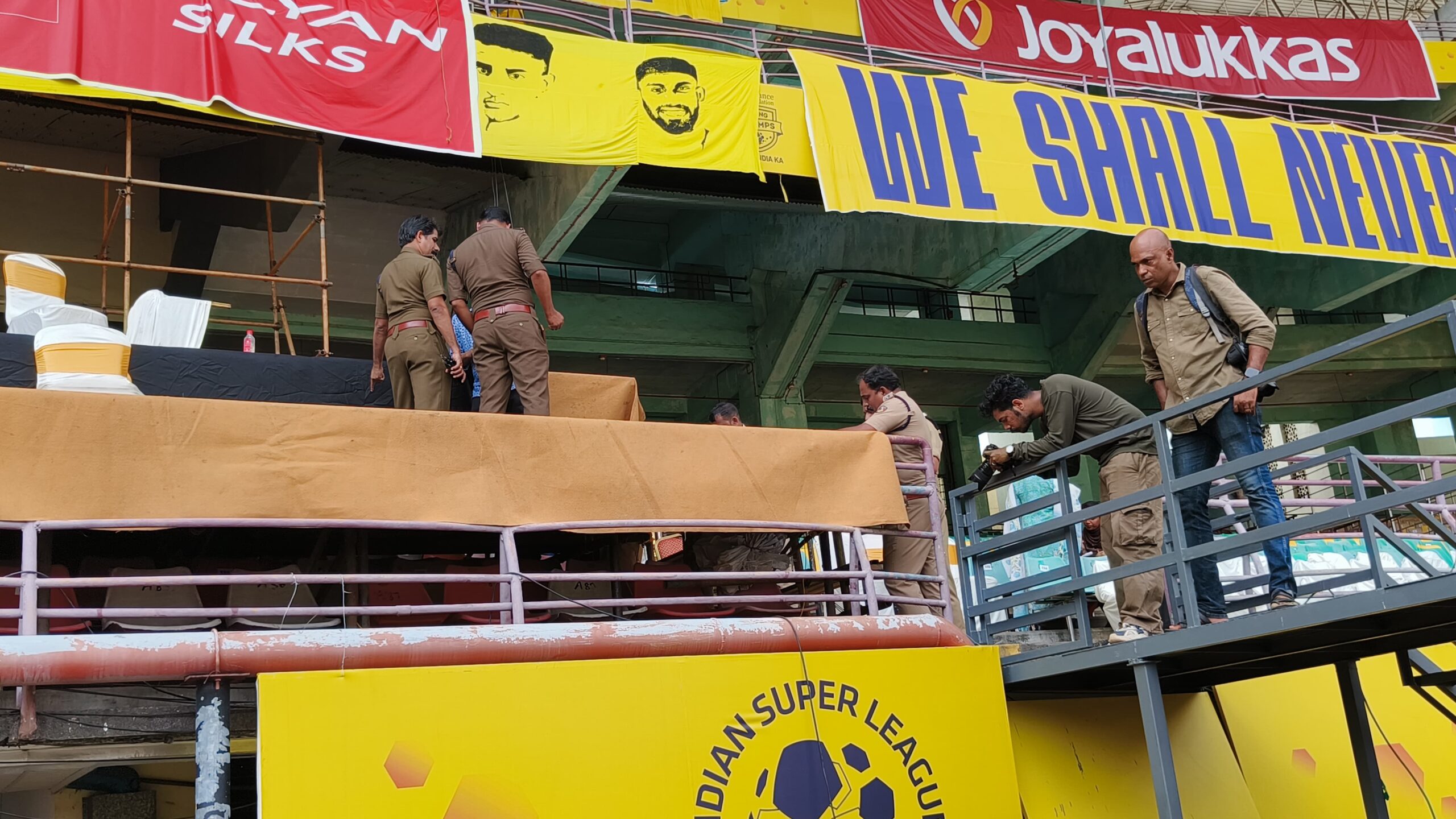 Temprary stage Kaloor stadium accident