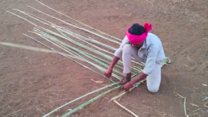 Kaniram weaving a Tadka