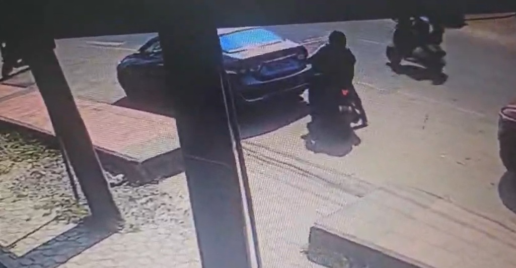 Robbery-Man1 The man used a scooter to flee the bank.