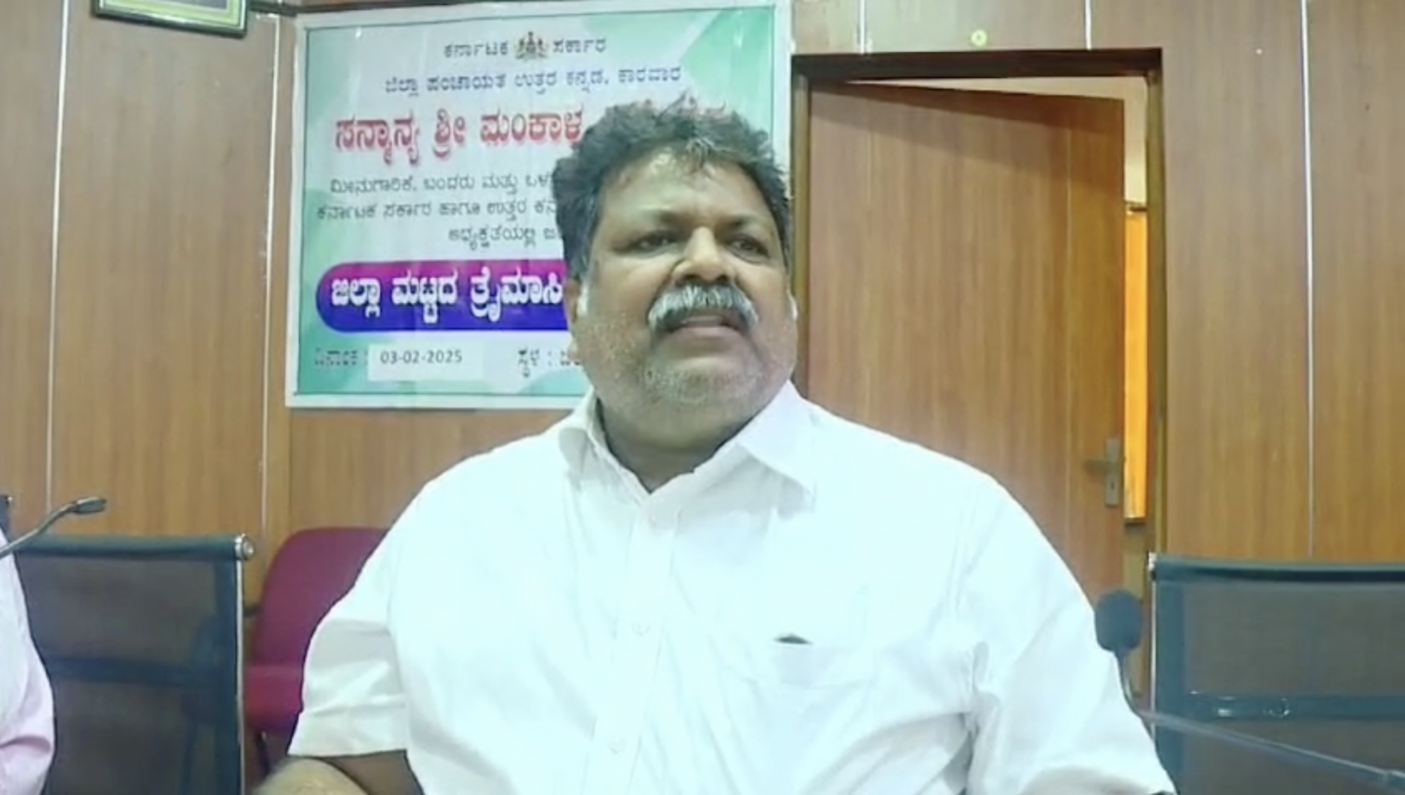 Karwar: Minister Mankala Vaidya calls for public execution of cattle thieves Karwar: Minister Mankala Vaidya calls for public execution of cattle thieves Karwar: Minister Mankala Vaidya calls for public execution of cattle thieves
