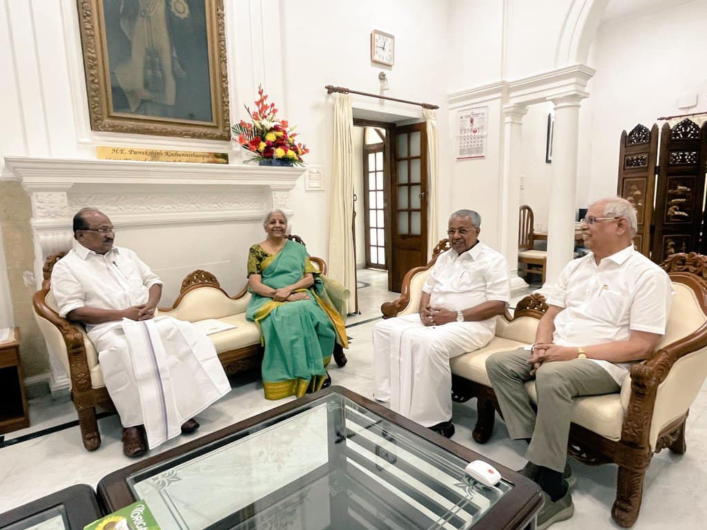 An image from the breakfast meeting between Pinarayi Vijayan and Nirmala Sitharaman on 12 March.