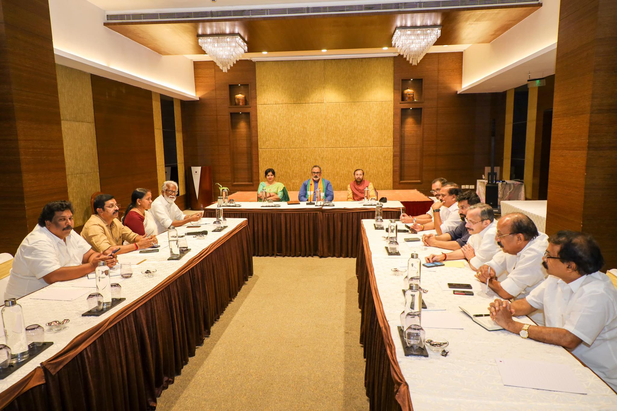 486448861_1184632956362434_1151162085286937819_n After taking charge as the state president, Rajeev Chandrasekhar chaired his first state core group meeting on 24 March.