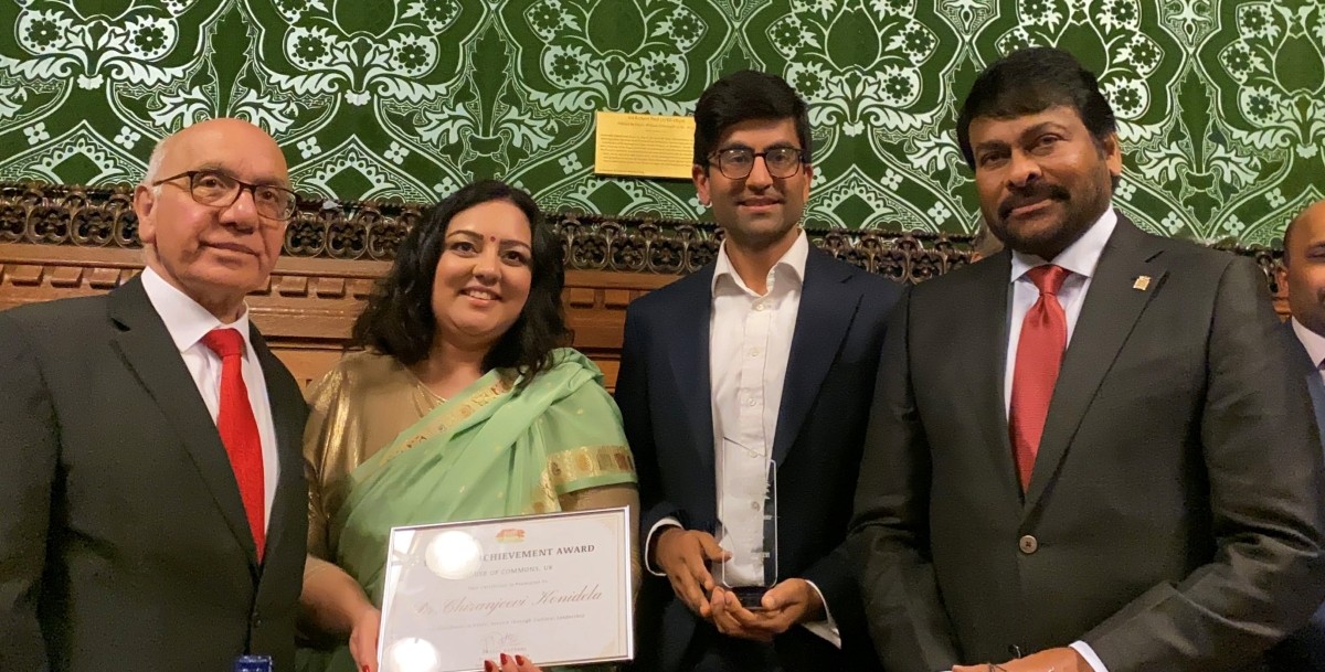 Chiranjeevi recieving Lifetime Achievement Award