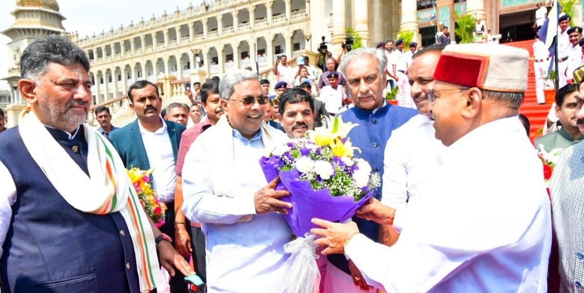 Governor Thaawarchand Gehlot with CM Siddaramaiah and DyCM DK Shivakumar Governor Thaawarchand Gehlot with CM Siddaramaiah and DyCM DK Shivakumar