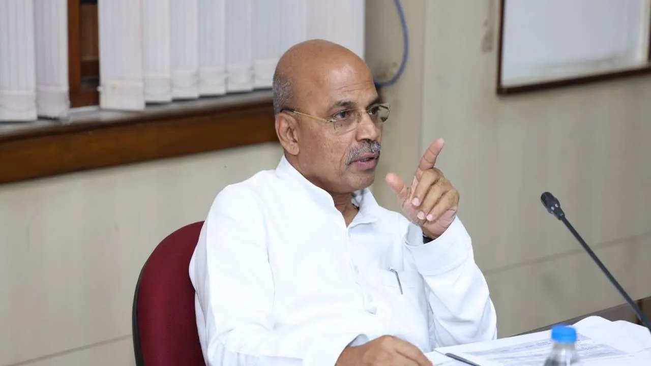 Medical education minister Sharan Prakash Patil Minister Sharan Prakash Patil said many patients cannot afford private accommodation in Bengaluru. (X)