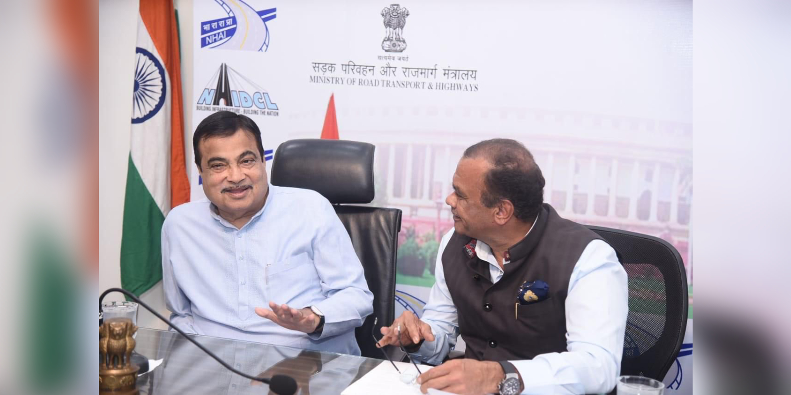 Telangana Minister Komatireddy Venkat Reddy meets Union Minister Nitin Gadkari