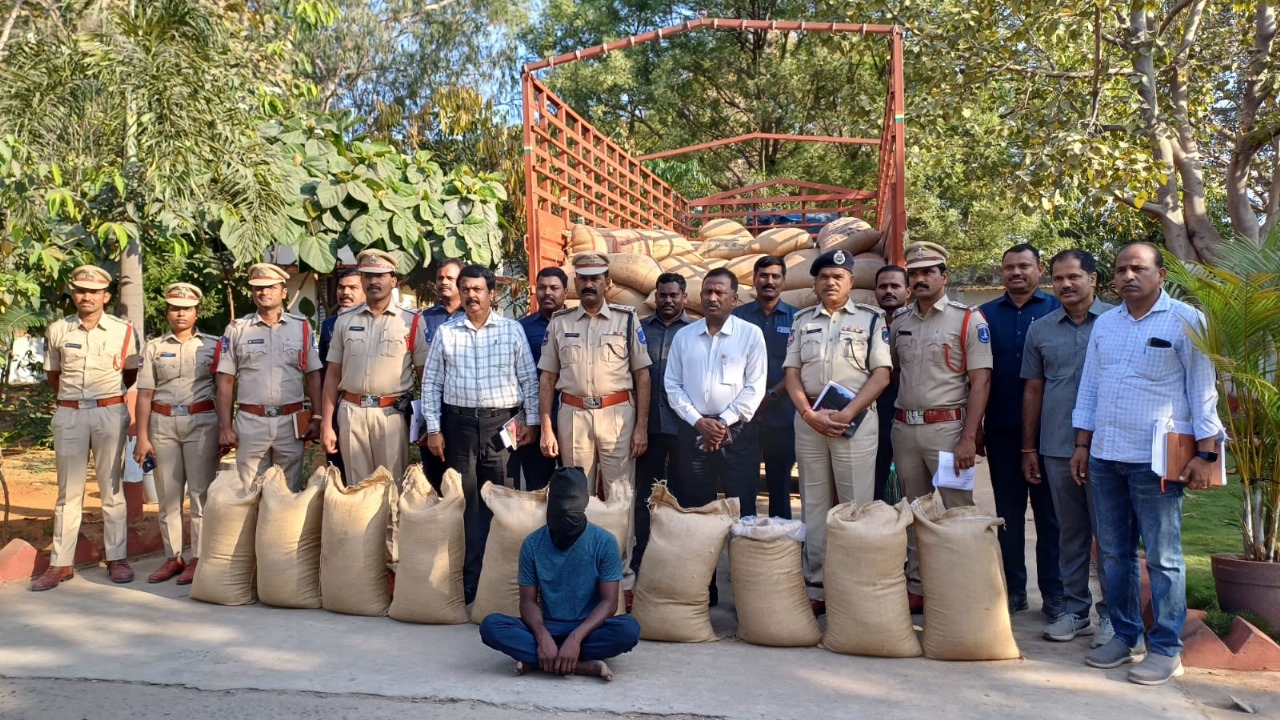Police seize 3,750 kg of spurious cotton seeds