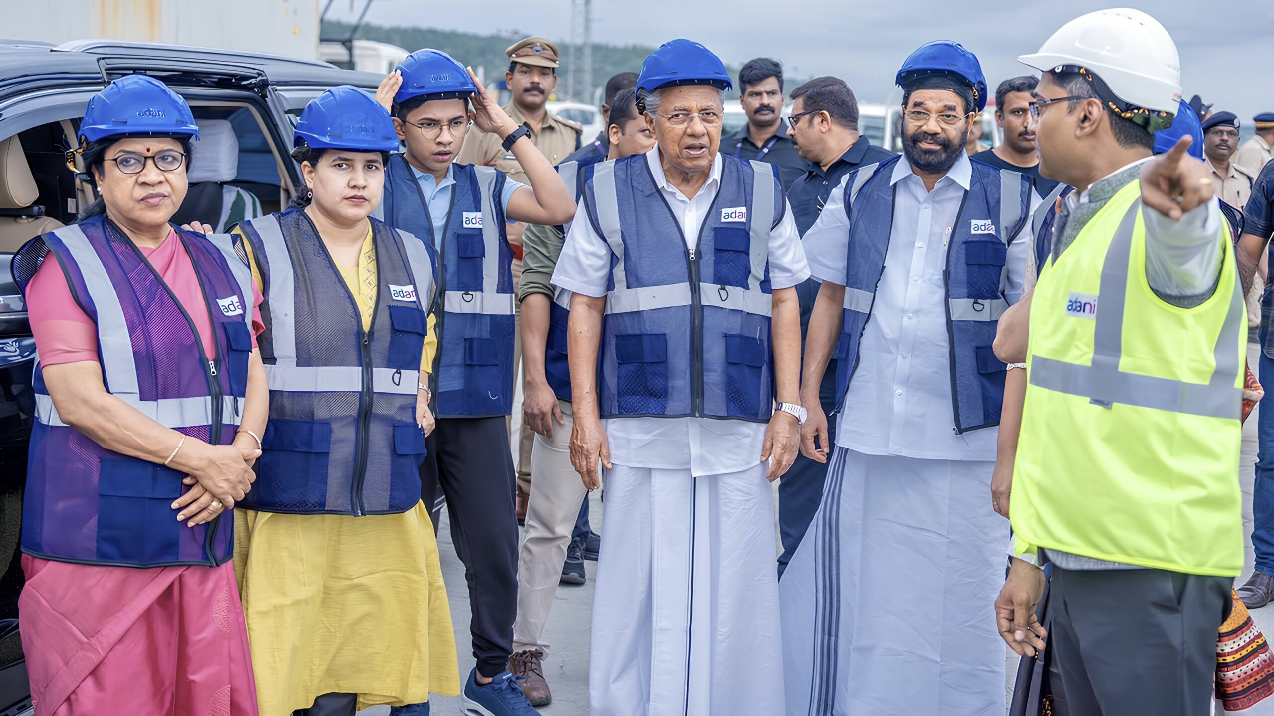 67CDA2AB-6209-4DDC-AF6F-AB9108C59443_1_201_a Kerala CM Pinarayi Vijayan under fire for bringing family to Vizhinjam seaport visit