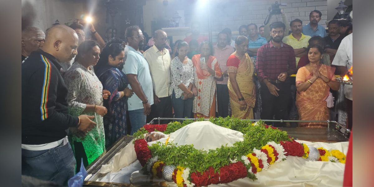 Bharath Bhushan's mortal remains kept at his home in Bengaluru.