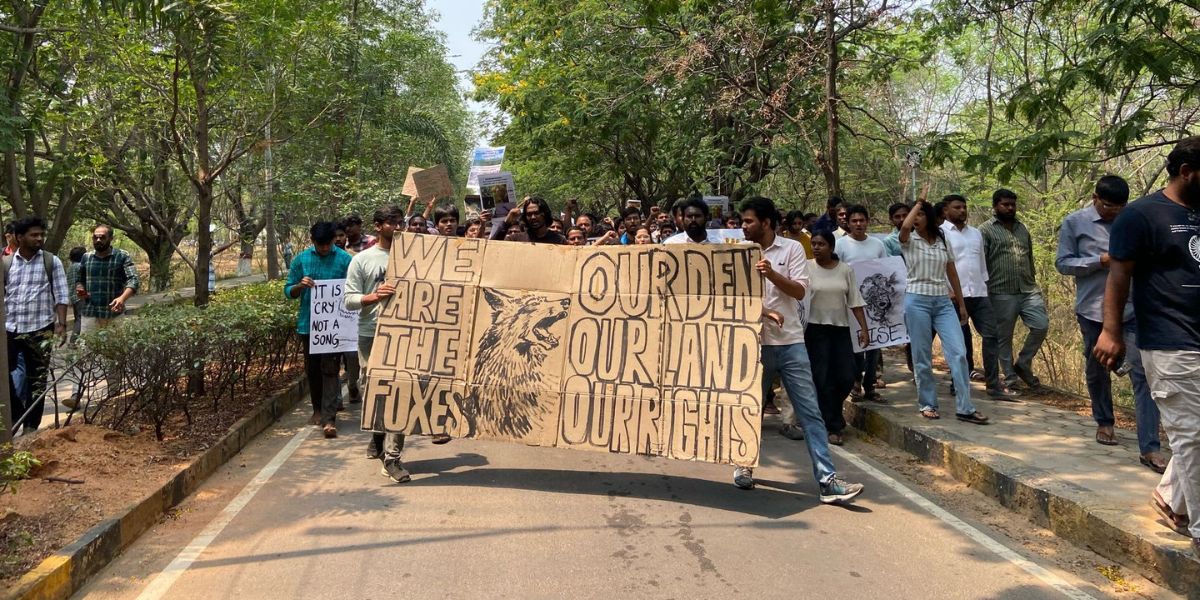 Students protesting in HCU. (Sumit Jha/South First) Protest