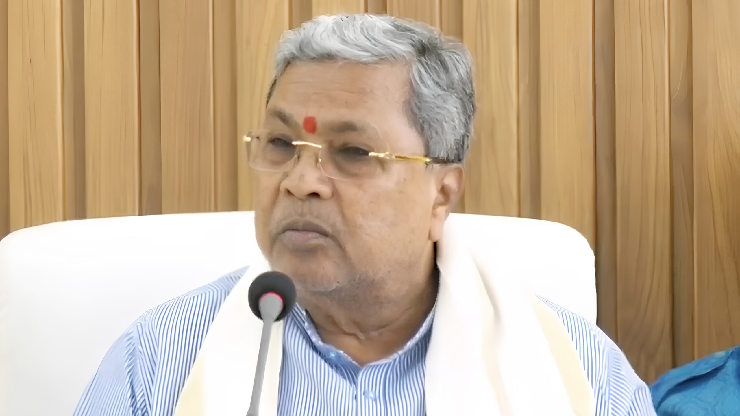 402C7EFC-5D79-4ABB-94A7-6BE9506DA527_1_201_a CM Siddaramaiah sports red ‘sindoor’, Opposition mocks ‘unusual’ act as opportunistic