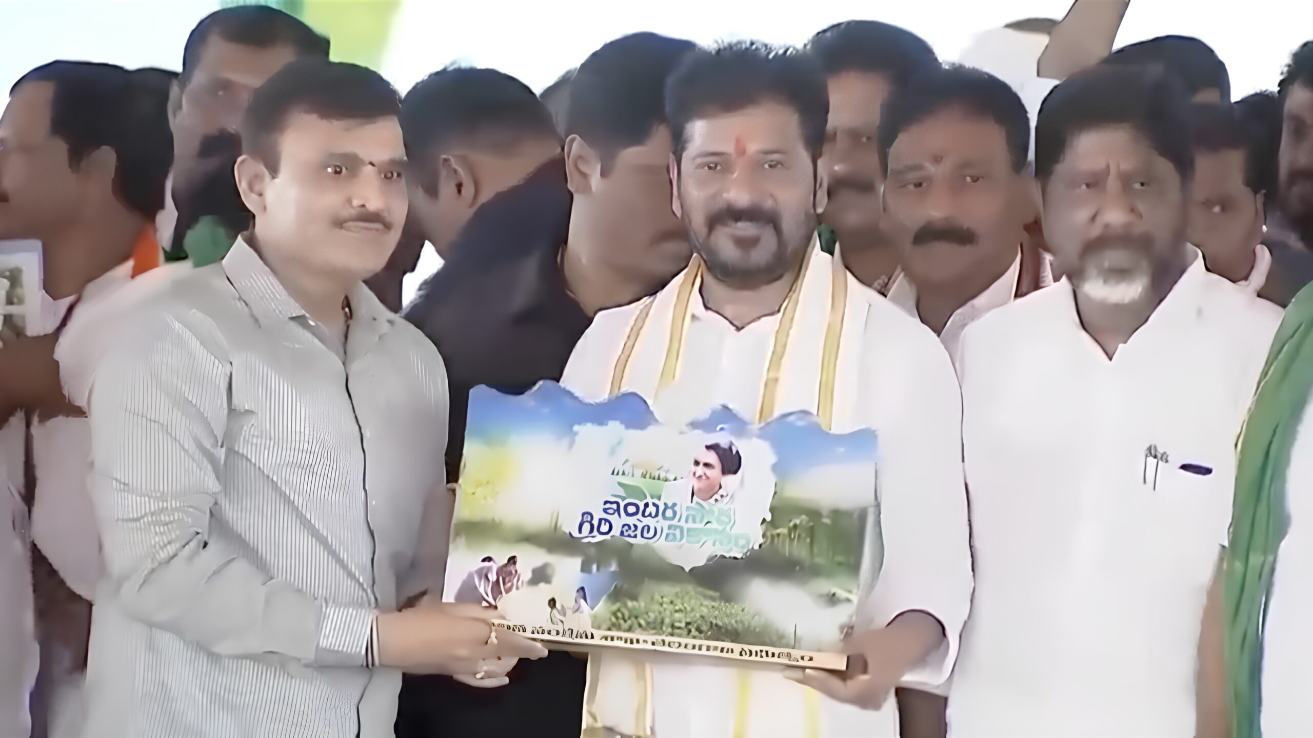 8C0D1CAA-20E9-4D42-AF4C-A29C058CE64A_1_201_a After IAS officer tries to touch CM Revanth’s feet, Telangana Chief Secretary reminds officials of conduct rules