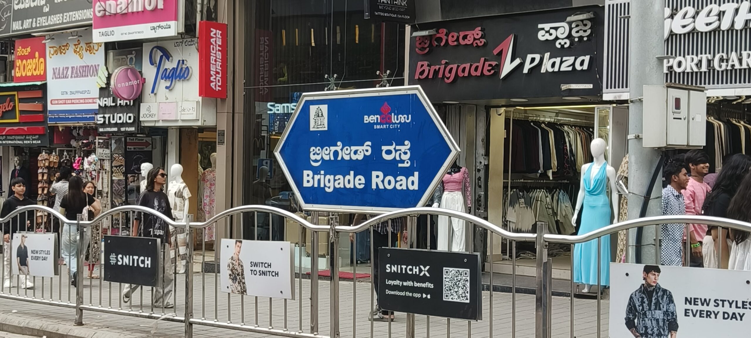 Oplus_16777216 Brigade Road, a bustling commercial area in the heart of the city, derived its name from the once military presence.