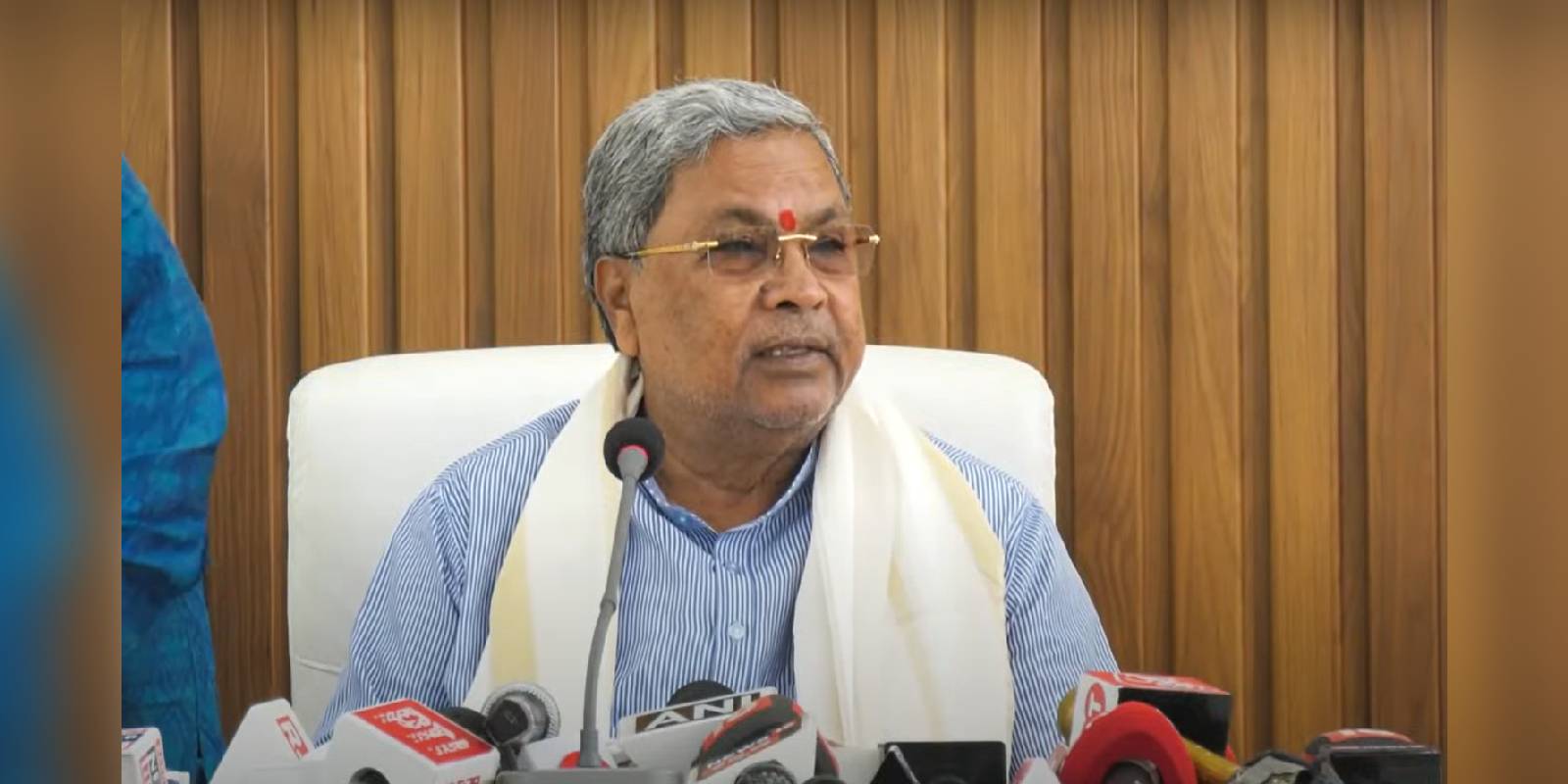 Scuffle erupts between CM and DCM officers at Karnataka Bhavan in Delhi