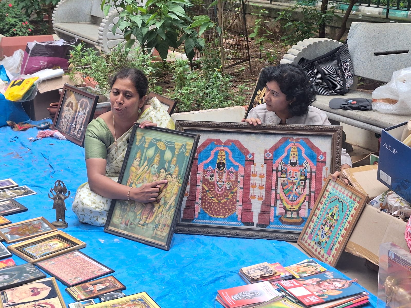 HSR Citizens' Forum collects discarded idols and pictures, and recycle them after performing a puja.