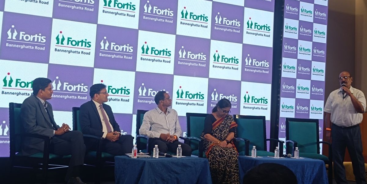 Fortis Bannerghatta showcases success of VELYS Robotics-assisted knee replacement in press conference.