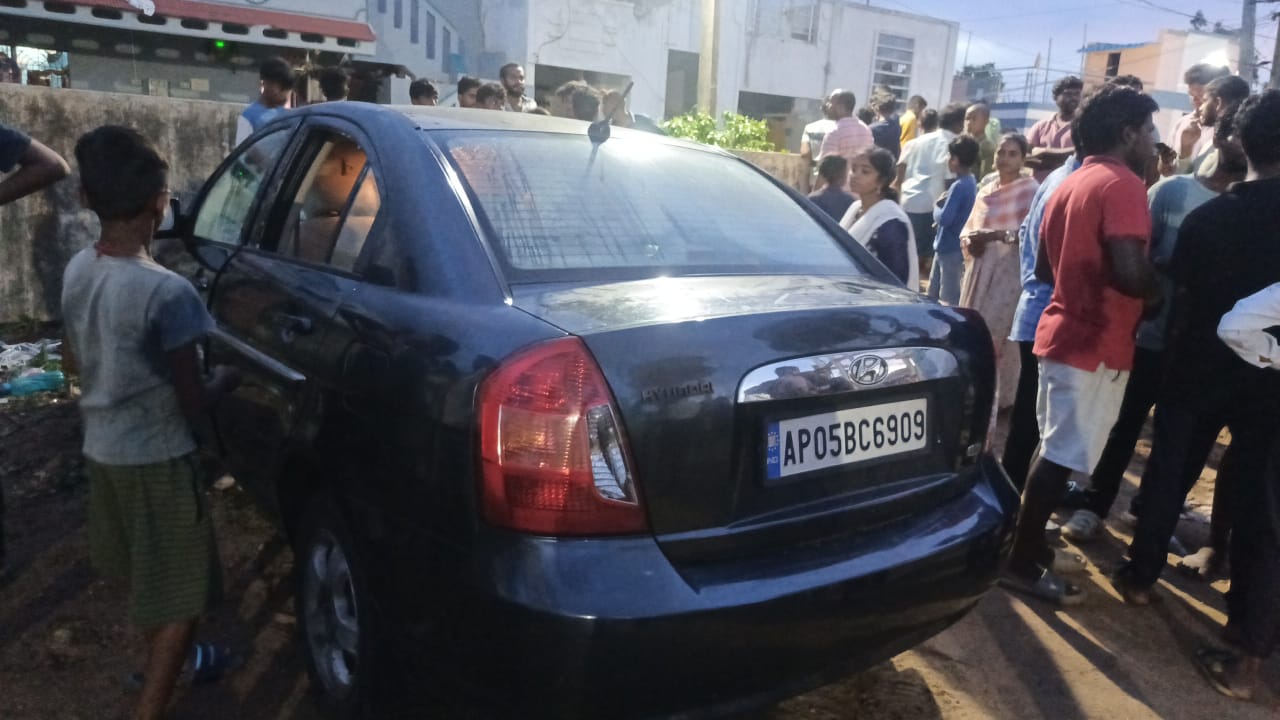 Four children die of suffocation after getting trapped in parked car in Vizianagaram
