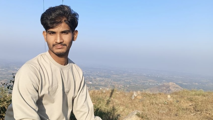 8AD60B93-44BC-46E7-A23C-115FBF30DFE2_1_201_a Bengaluru stampede: He hoped to return to his village in a white coat; he came wrapped in a white sheet instead