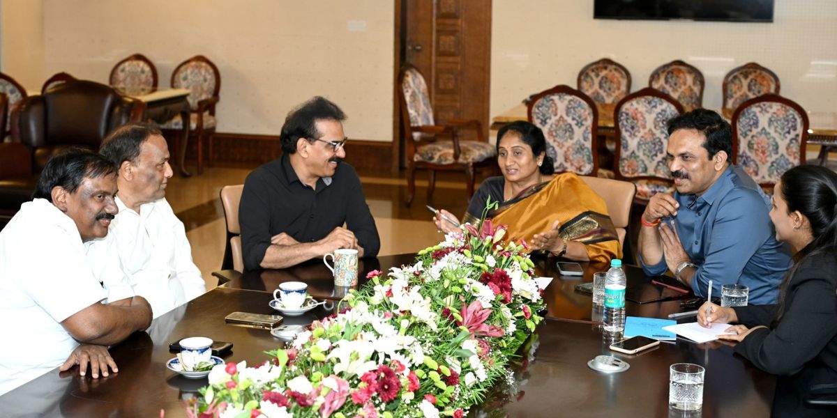 A delegation from the Andhra Pradesh government, led by Handlooms and Textiles Minister S Savitha, visited the headquarters of Kitex Garments.