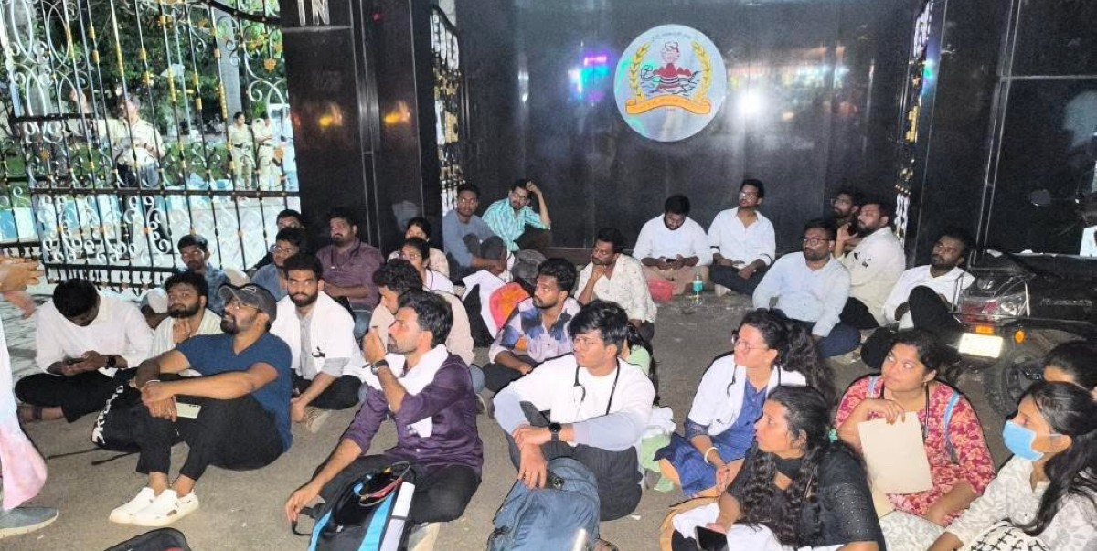 FMGs protesting FMGs protesting