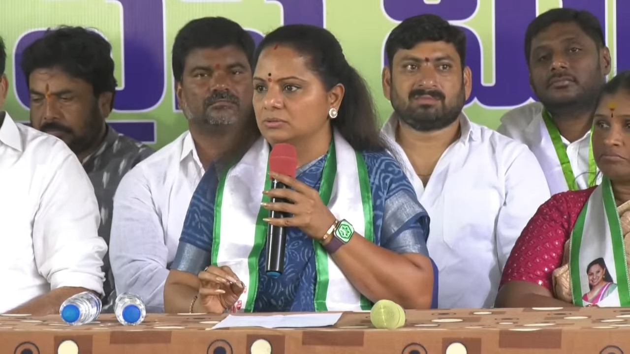 Kavitha-HungerStrike Addressing the media in Hyderabad, K Kavitha said Telangana, like Tamil Nadu, should approach the Supreme Court.