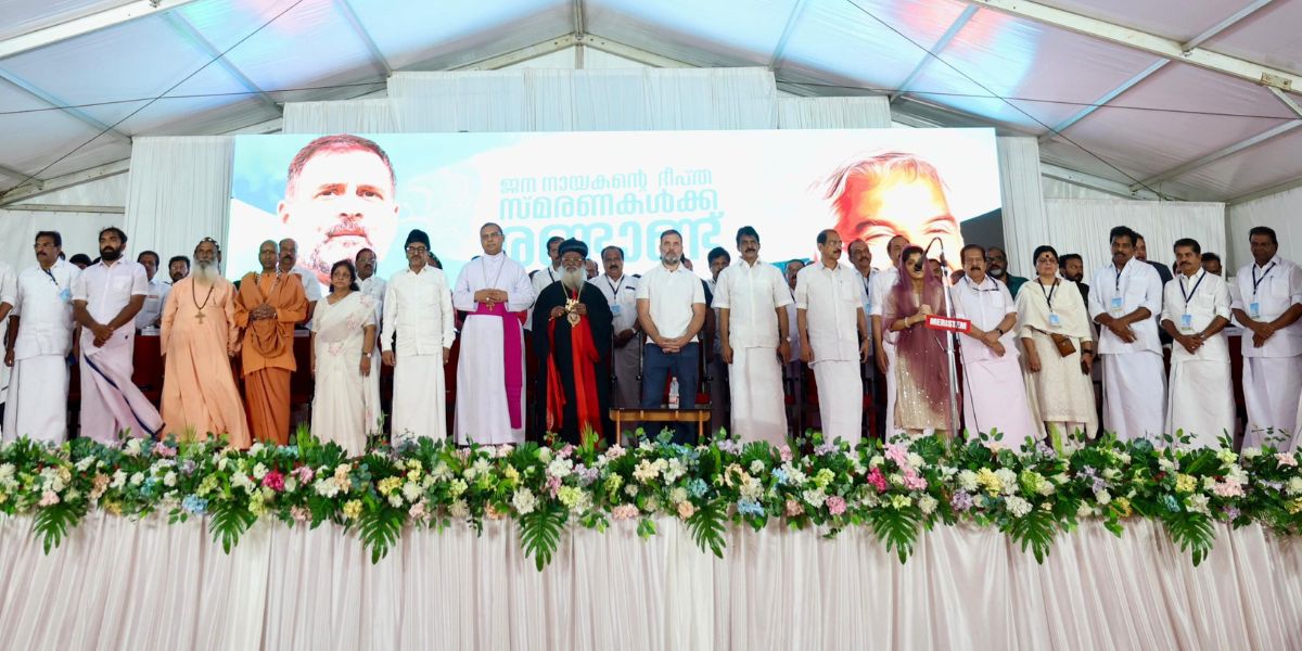 Rahul Gandhi addressed the gathering at the Oommen Chandy Smriti Sangamam held at St. George Orthodox Church in Puthuppally, Kottayam. Rahul Gandhi addressed the gathering at the Oommen Chandy Smriti Sangamam held at St. George Orthodox Church in Puthuppally, Kottayam.
