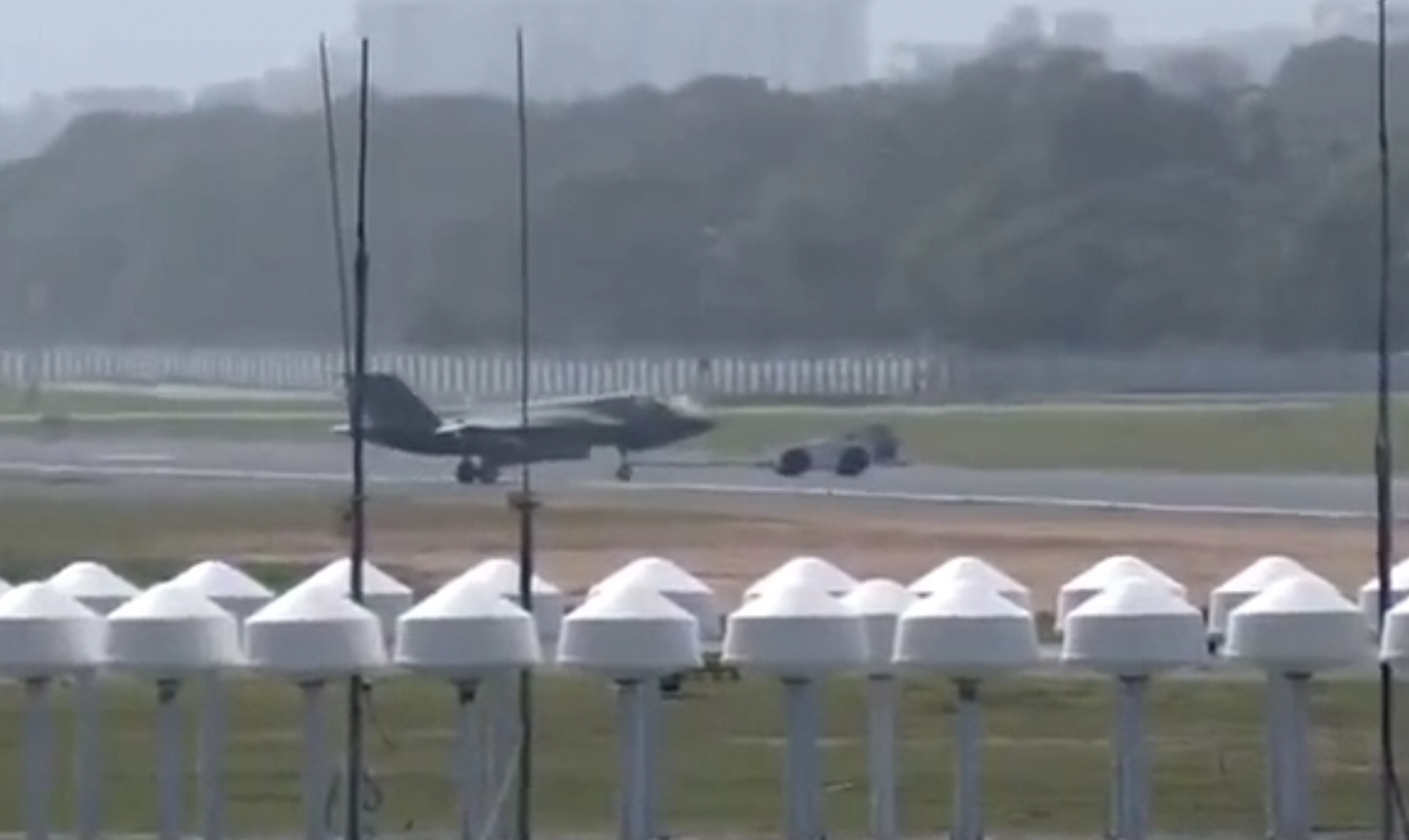 Stranded British F-35B fighter jet finally moved from Thiruvananthapuram airport after 22 days Stranded British F-35B fighter jet finally moved from Thiruvananthapuram airport after 22 days