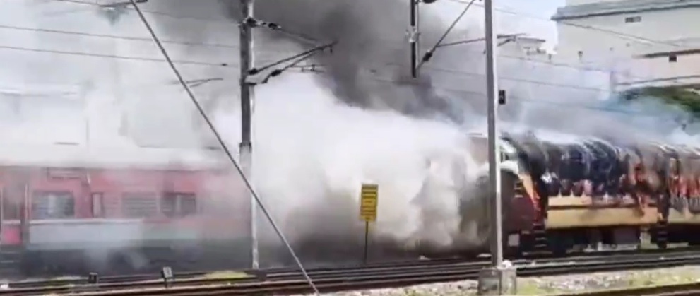 The blaze in the general compartment of the Hisar-Tirupati Special 04717 was noticed while shunting around 2 pm.