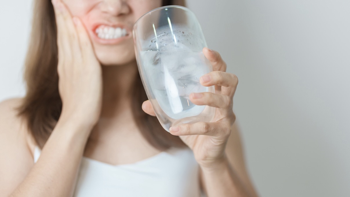 Pain from cold water? New magnetic nanobots could seal sensitive teeth for good