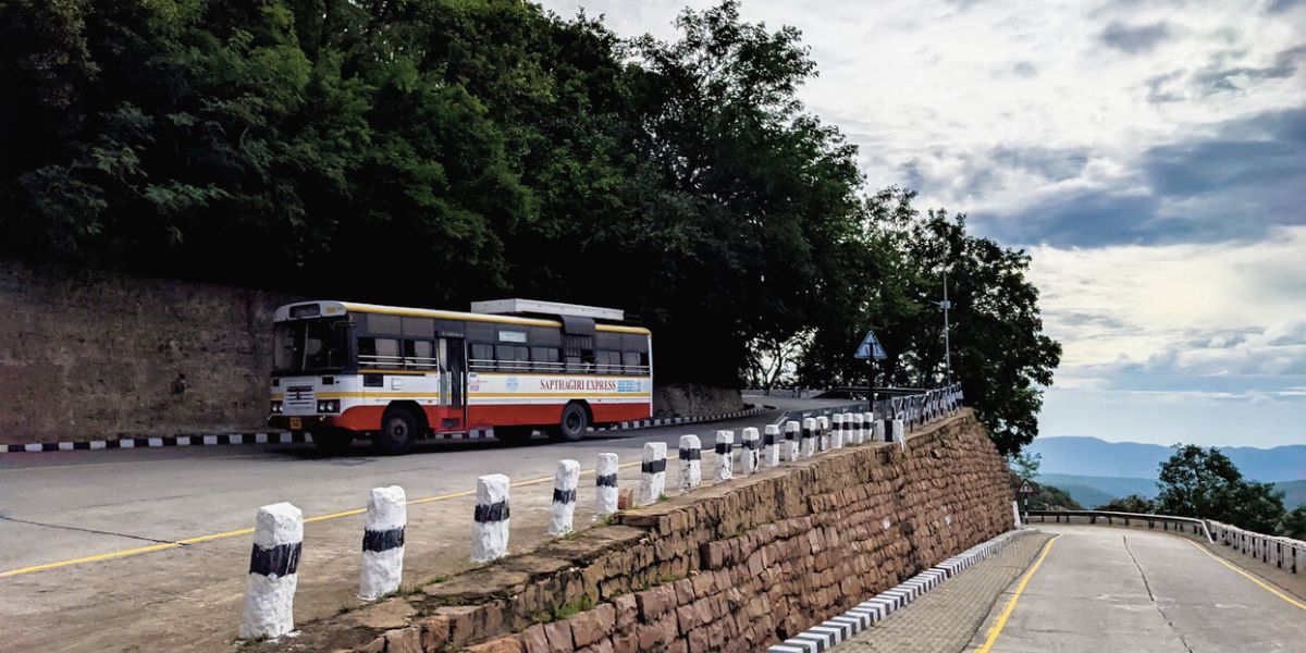 An APSRTC bus crossing Tirumala ghat road. (iStock) An APSRTC bus