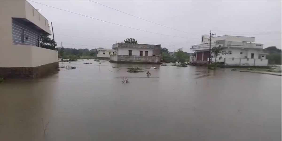 Heavy floods have inundated the GNR Colony in Nirmal, submerging hundreds of homes. Heavy floods have inundated the GNR Colony in Nirmal, submerging hundreds of homes.