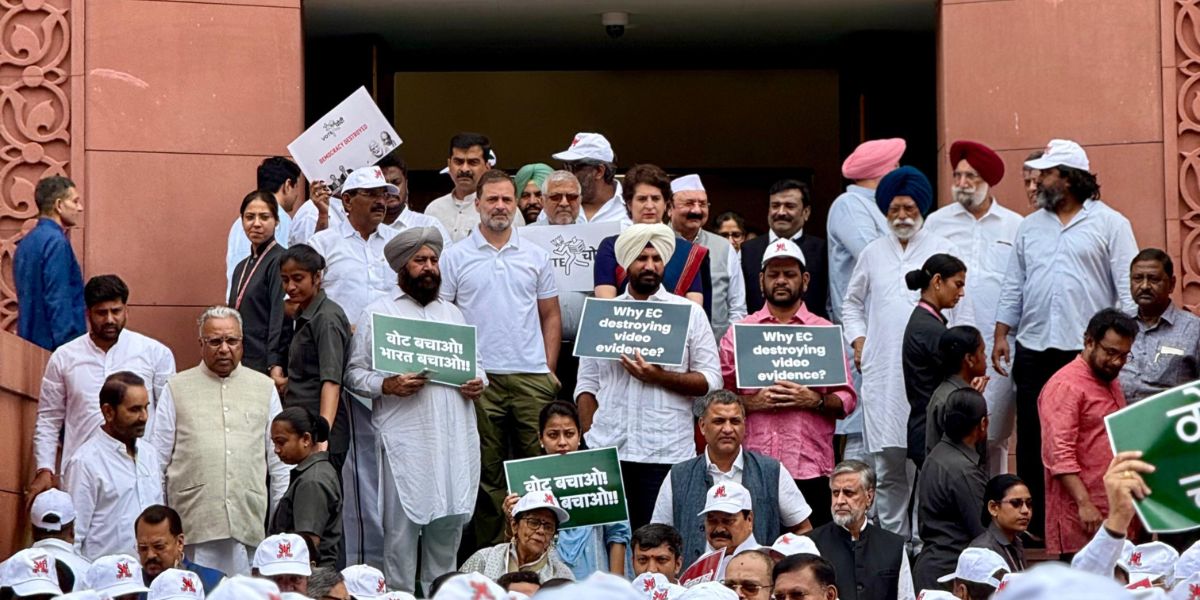 INDIA bloc MPs protested in front of the Parliament. INDIA bloc MPs protested in front of the Parliament.