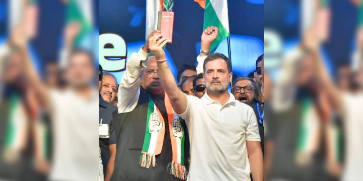 AICC President Mallikarjun Kharge and Rahul Gandhi at the 'Voter Adhikar Rally' in Bengaluru on Friday, 8 August. (INCIndia/X)