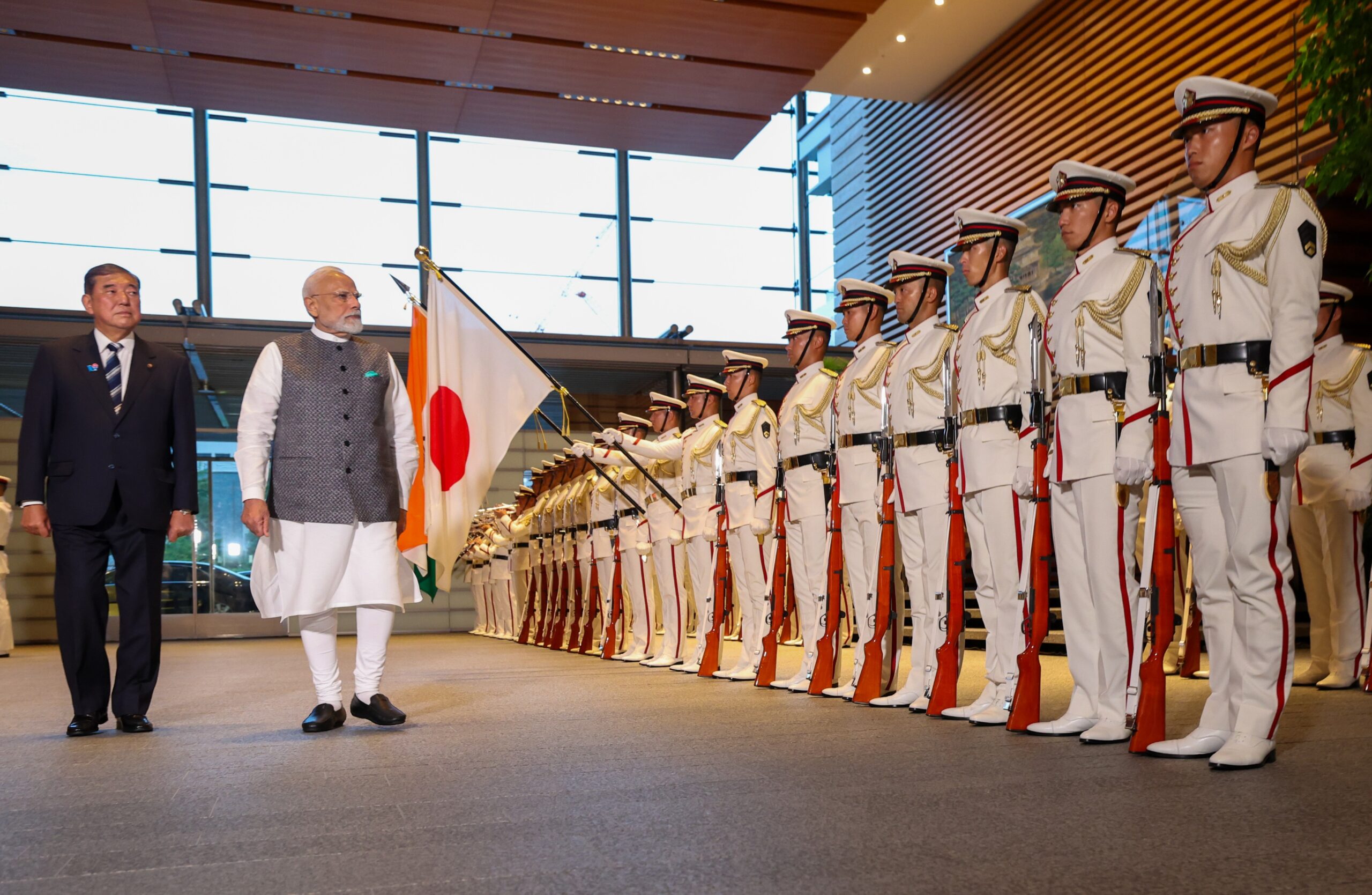 Prime Minister Narendra Modi with his Japanese counterpart Ishiba Shigeru.