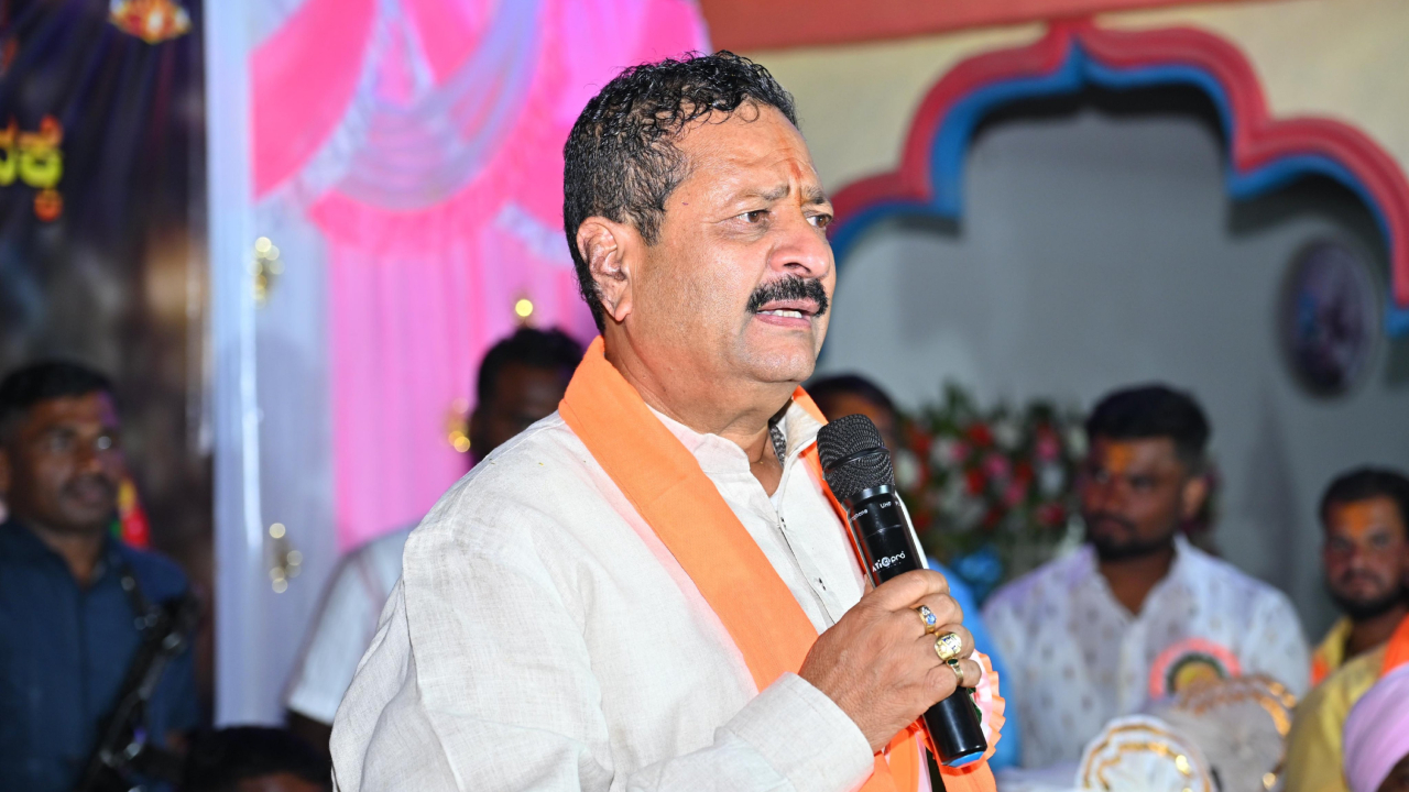 Bijapur MLA Basanagouda Patil Yatnal