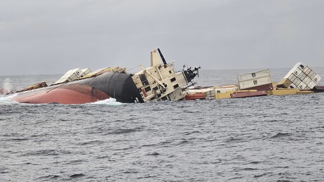 3D75B485-1047-4AF6-8A79-3D52C4E84F55_4_5005_c The MSC Elsa 3 sank on the morning of 25 May.