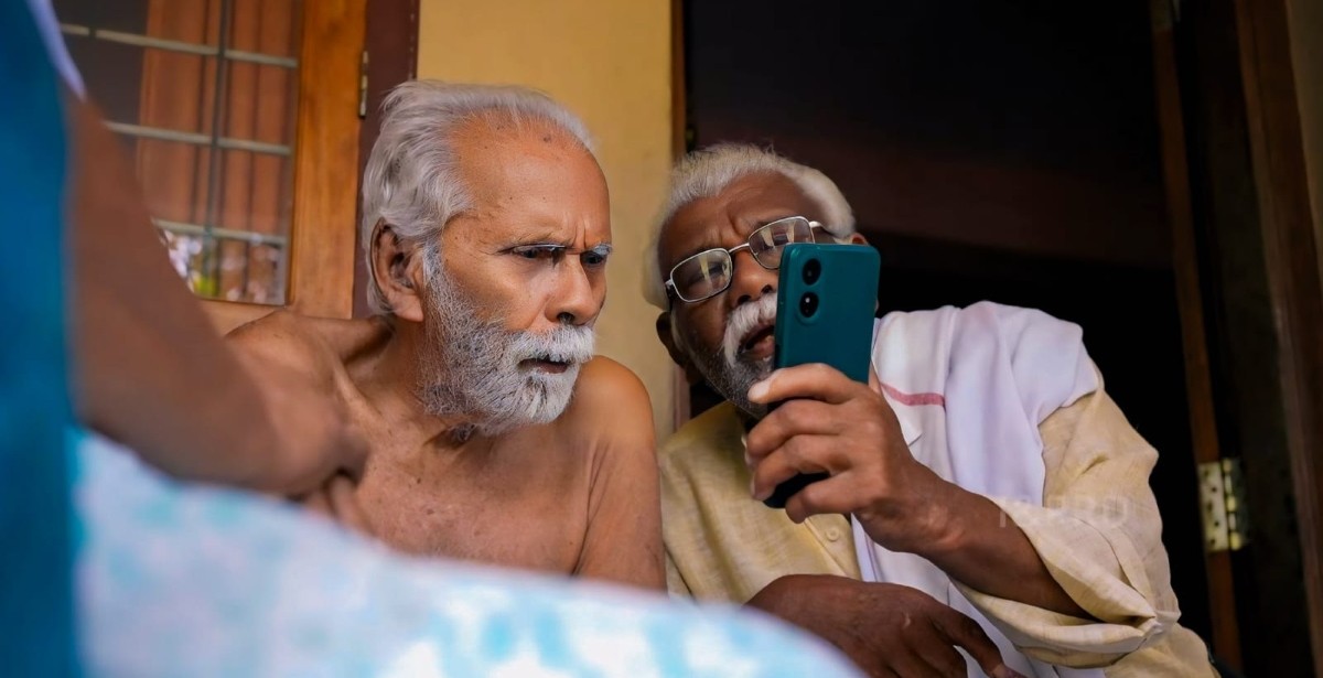 Digi Pullampara: 103-year-old father goes smart