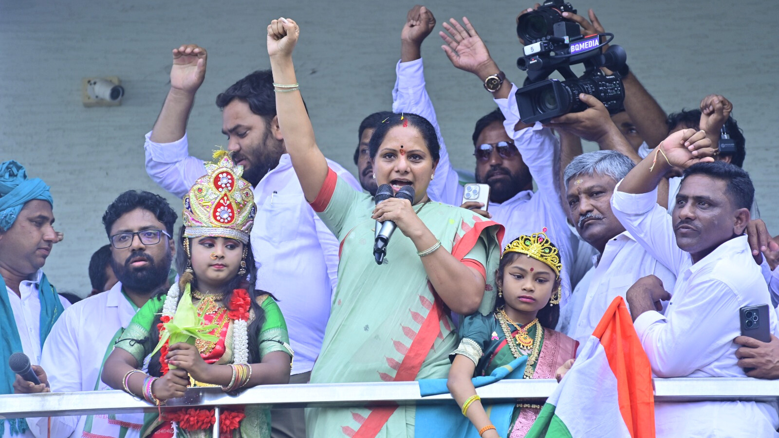 Telangana Jagruthi president Kavitha launches Janam Bata in Nizamabad Telangana Jagruthi president Kavitha launches Janam Bata in Nizamabad