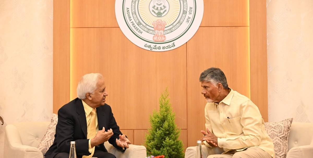 Chief Minister N. Chandrababu Naidu meets with Reliance Industries Executive Director M.S. Prasad and RIL South India Mentor Madhava Rao.