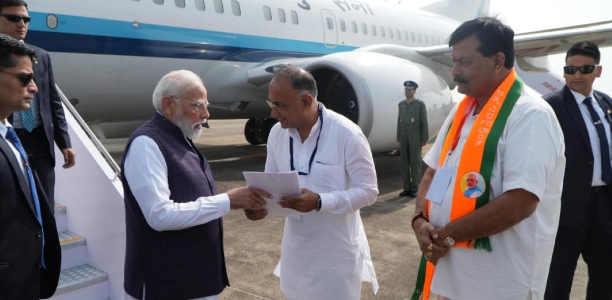 Karnataka minister submits memorandum to PM Modi