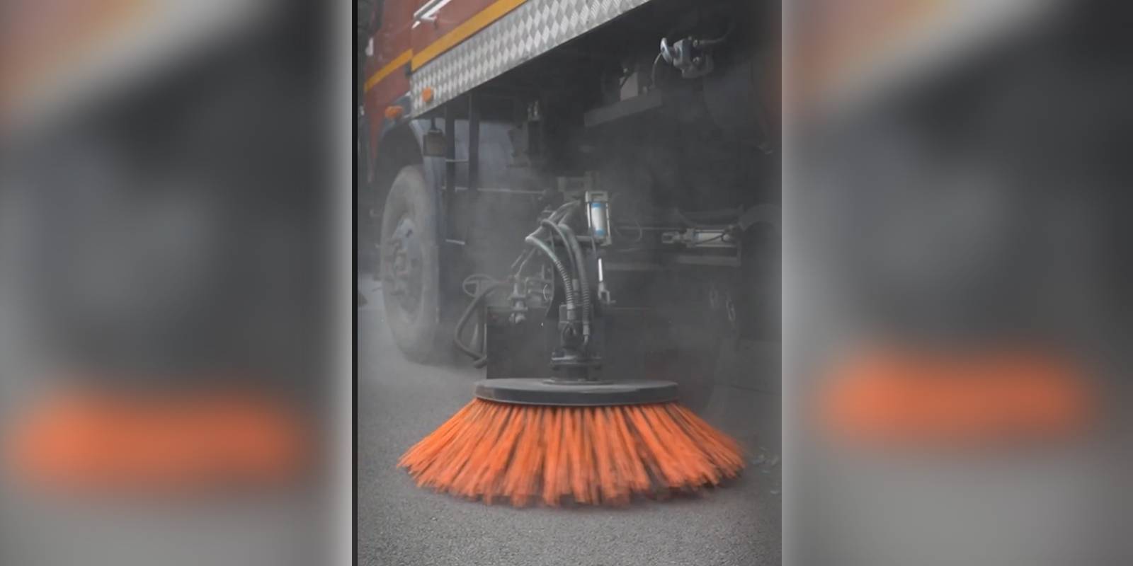 Road sweeping machine