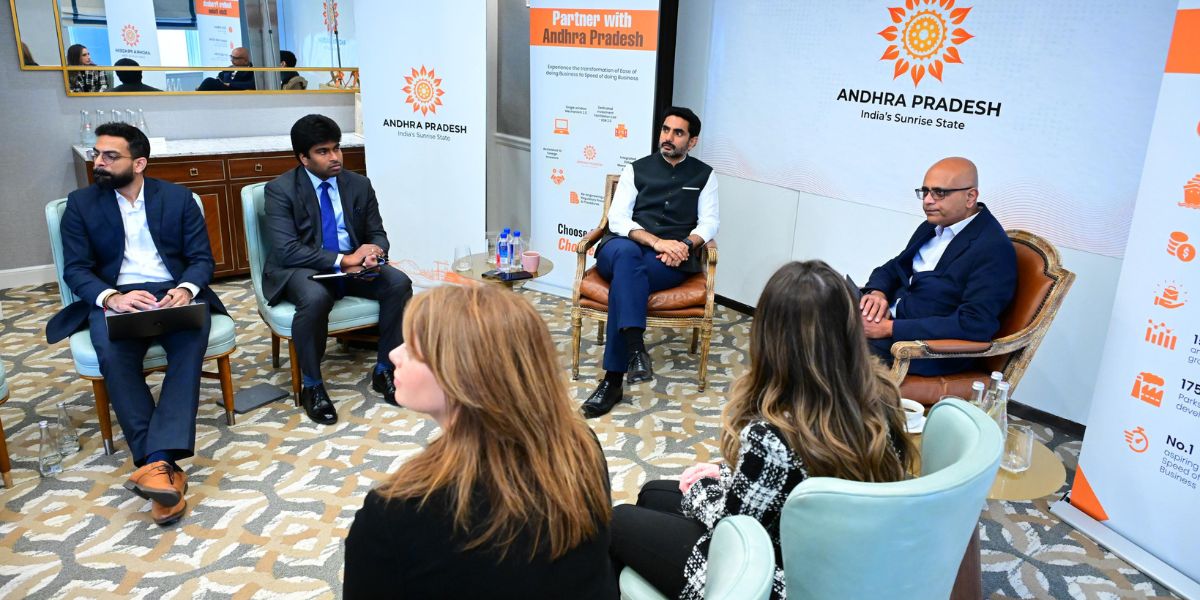 Nara Lokesh held meetings with CEOs and founders of US companies.;