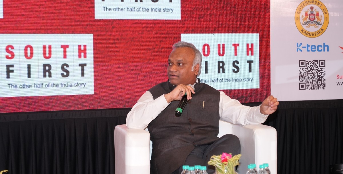 Priyank Kharge in conversation with economist Rathin Roy at the fourth edition of Dakshin Dialogues in Bengaluru.